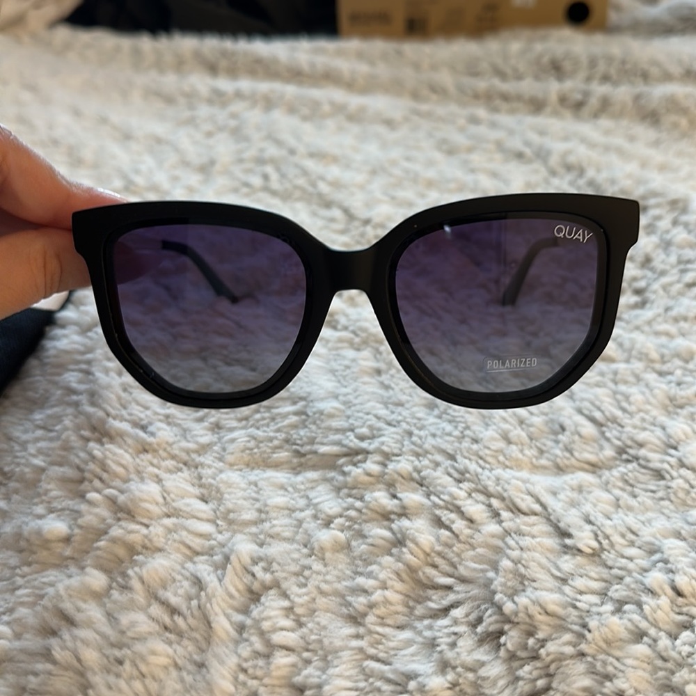 Quay Sunglasses - Picture 3 of 3